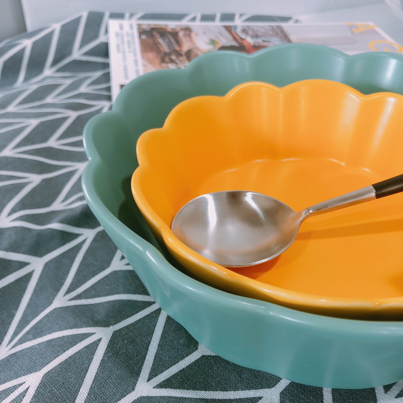 法式 色釉簡約 Φ14.7cm 花型陶瓷碗｜橙黃色｜單個